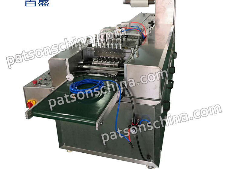 Four side sealing disposable wooden tongue depressor packaging machine